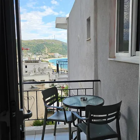 Arileo Guest house Himare