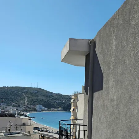 Arileo Guest house Himare