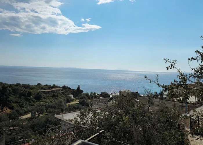 Konukevi Arileo Himarë